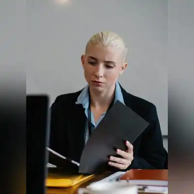 成桃悦